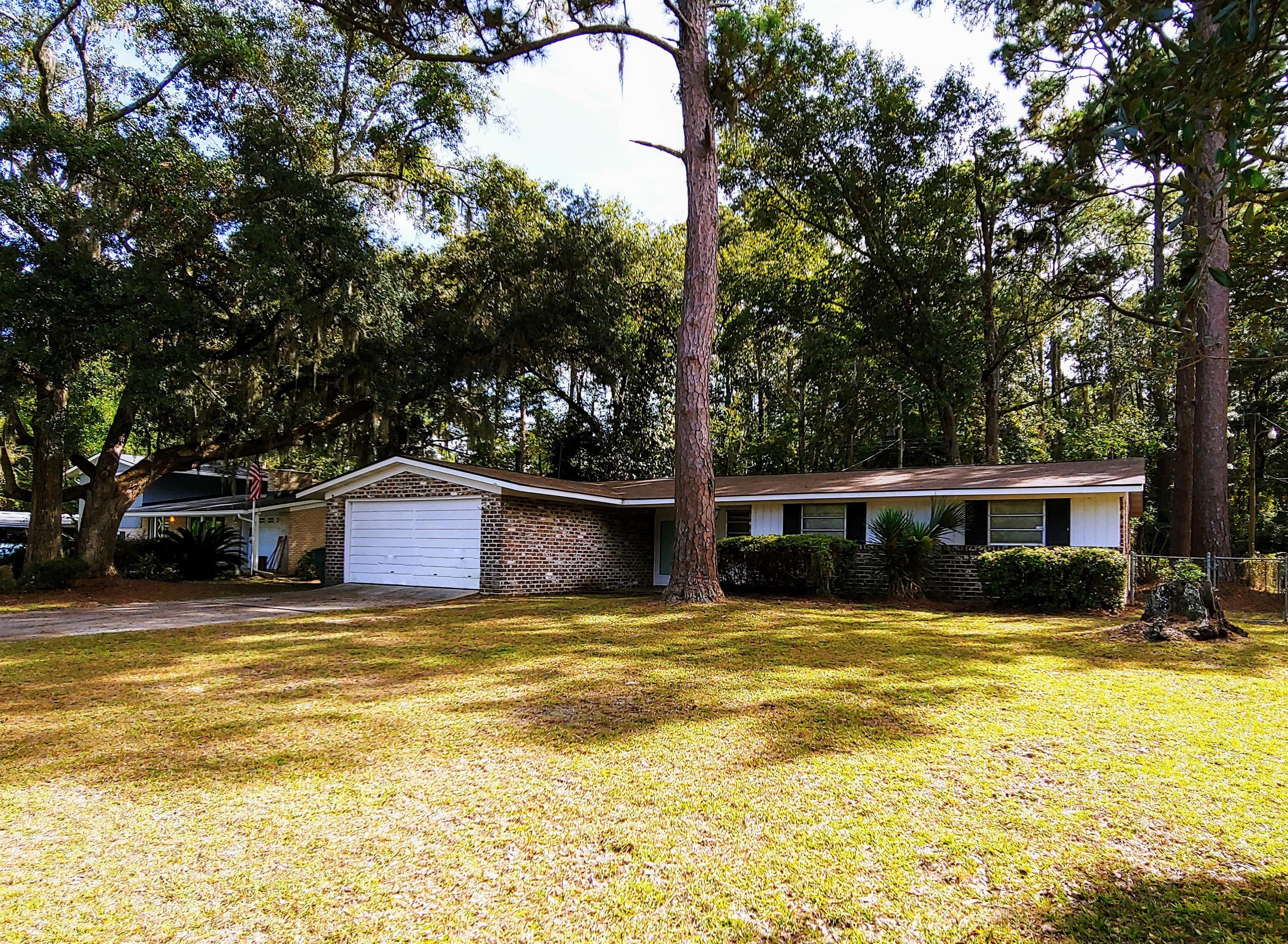 323 Willow Rd